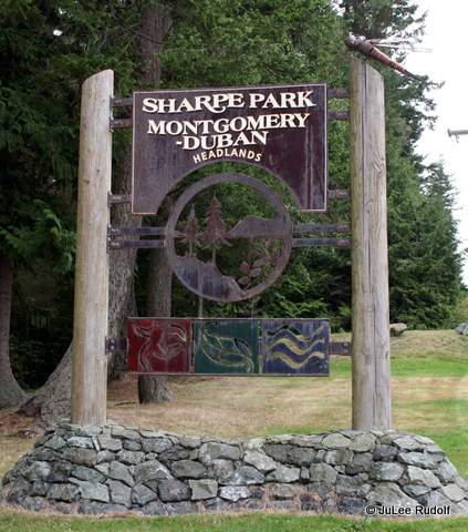 Sign at entrance to Sharpe Park / Montgomery Duban Highlands